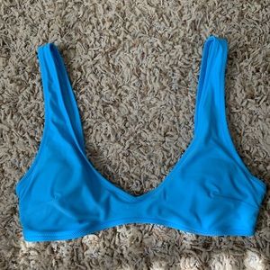 NWT Aerie Scoop Bikini top in a size small